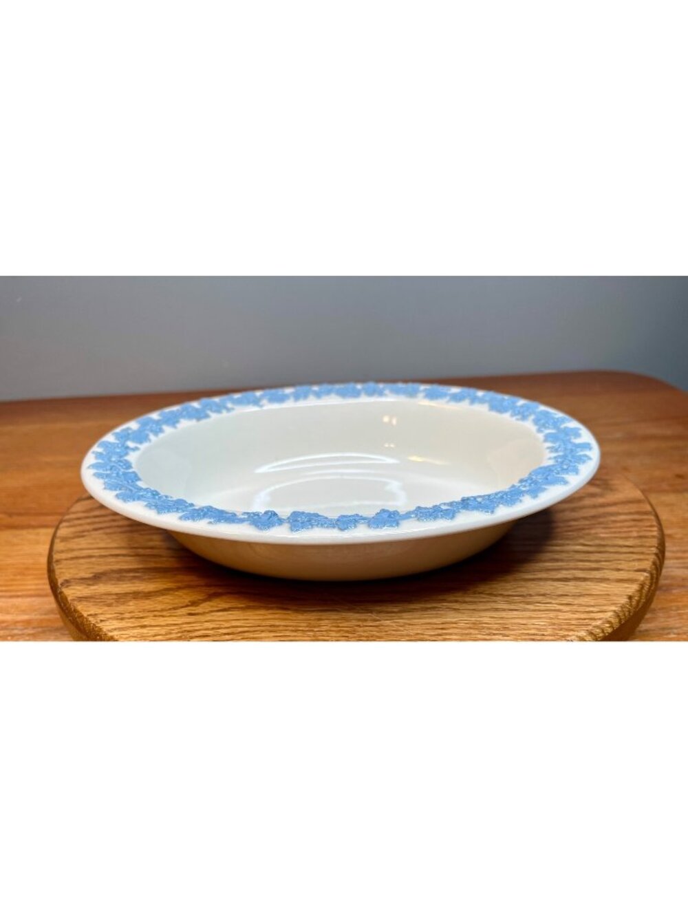 Wedgwood 10" Oval Vegetable Bowl Lavender On Cream Plain Edge Embossed Queenswa